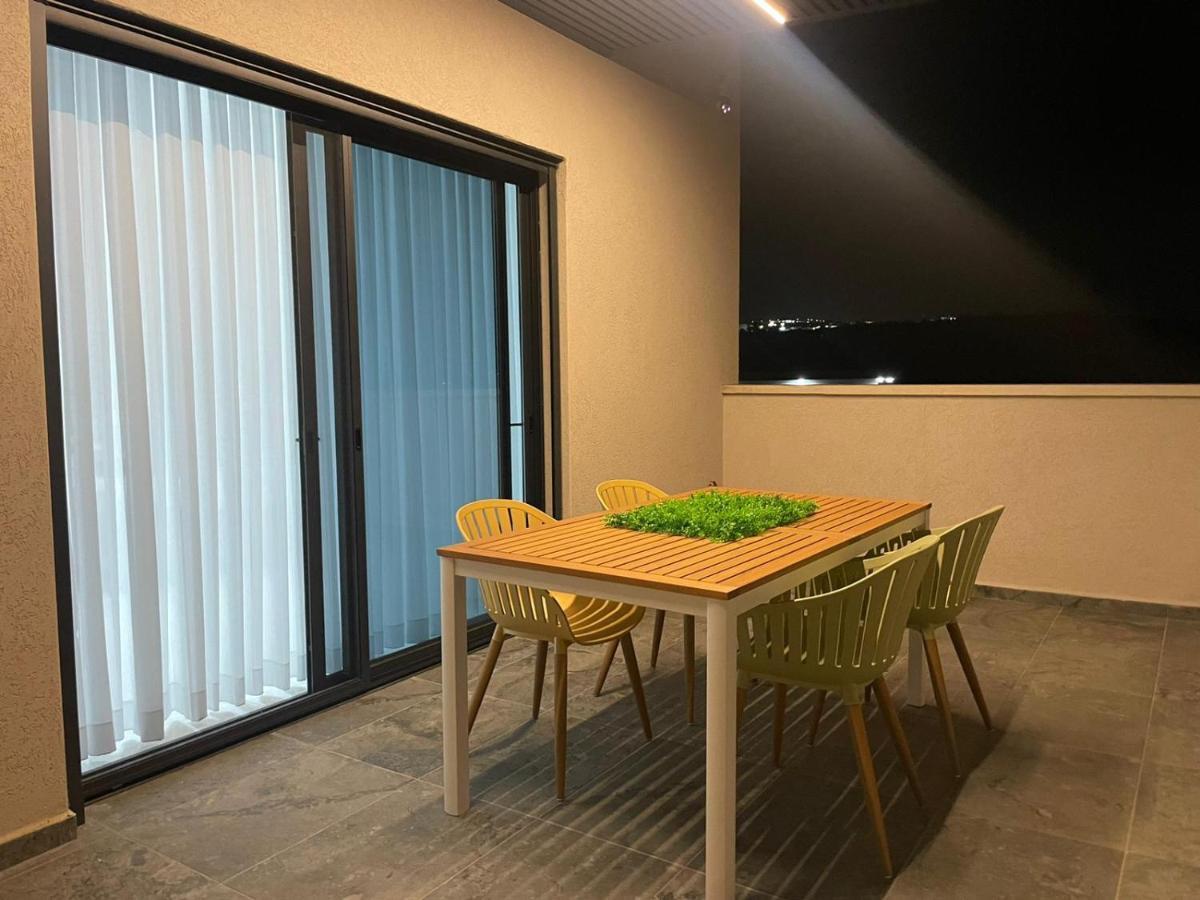 Hotel סוויטות נוף שקיעה à Peqi'in Hadasha Extérieur photo